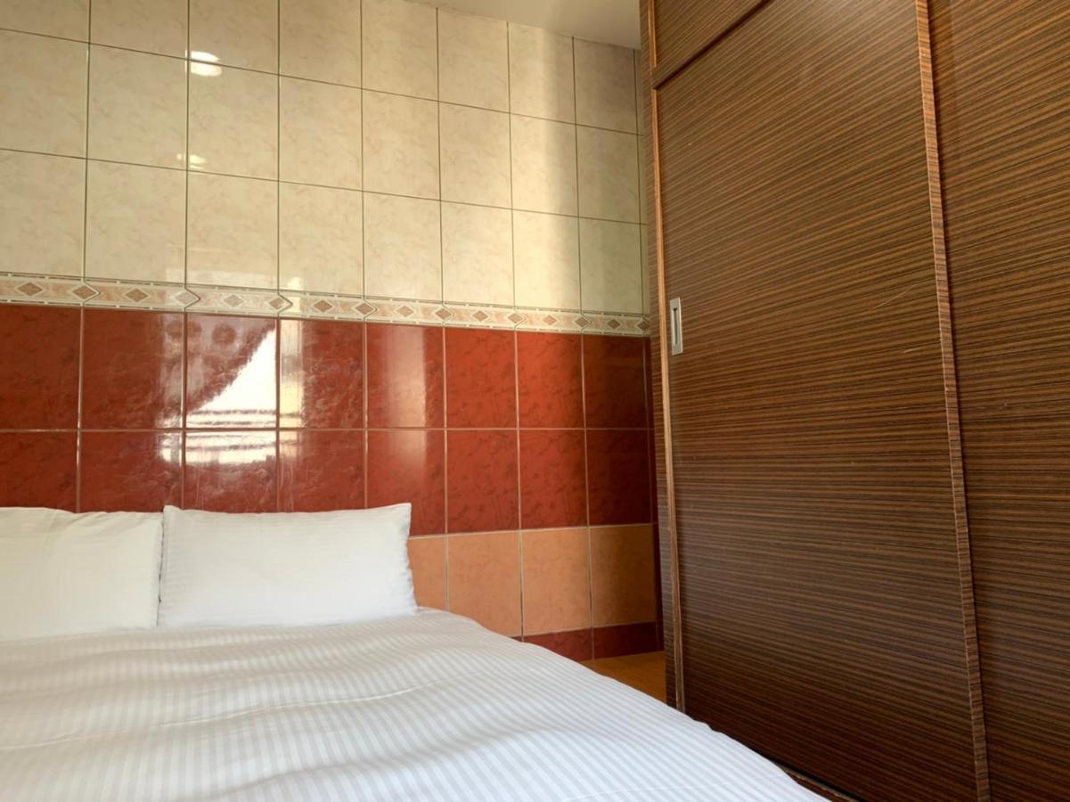 Arteyes Theme Suite Sunduo Hall Kaohsiung Exteriör bild