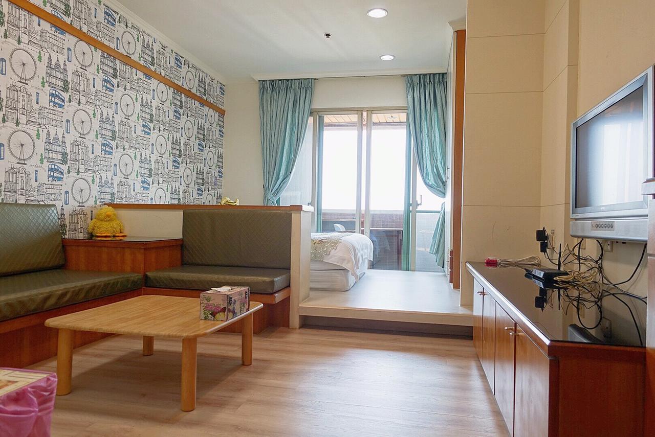 Arteyes Theme Suite Sunduo Hall Kaohsiung Exteriör bild